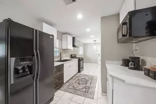 1337 Conrad Sauer Dr, Houston, TX 77043 - Photo 6