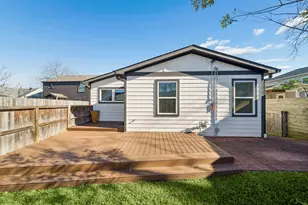 1502 Des Jardines St, Houston, TX 77023 - Photo 32