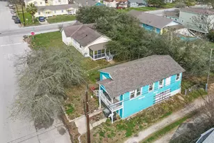 5127 Bernardo De Galvez, Galveston, TX 77551 - Photo 2