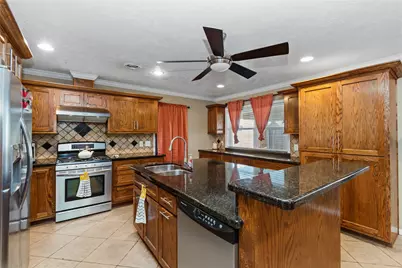 2303 Belvedere Drive, Baytown, TX 77520 - Photo 10