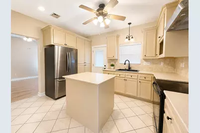 2204 Springwood Dr, Brenham, TX 77833 - Photo 8