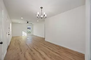 5942 Ridgeway Dr, Houston, TX 77033 - Photo 8