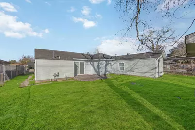 5942 Ridgeway Drive, Houston, TX 77033 - Photo 26