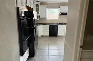 5719 Green Timbers Dr, Humble, TX 77346 - Photo 4