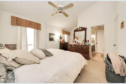 7728 Challie Lane, Houston, TX 77088 - Photo 16