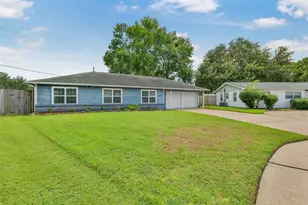 1125 Grace St, Deer Park, TX 77536 - Photo 2