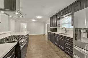 1125 Grace St, Deer Park, TX 77536 - Photo 8