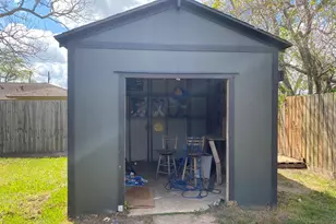 614 S Erwin St, Brazoria, TX 77422 - Photo 46