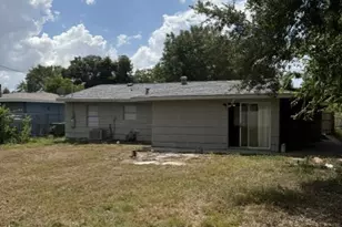 6111 Doulton Dr, Houston, TX 77033 - Photo 12