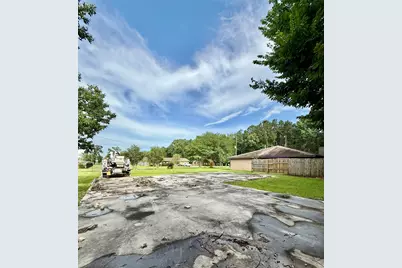 320 Hebert Street, Vidor, TX 77662 - Photo 6