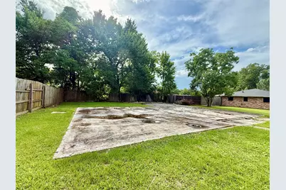 320 Hebert Street, Vidor, TX 77662 - Photo 2