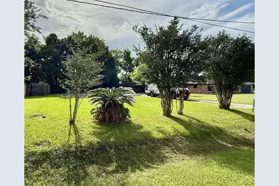 320 Hebert Street, Vidor, TX 77662 - Photo 4