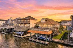 243 Isles End Rd, Tiki Island, TX 77554 - Photo 2