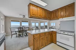 243 Isles End Rd, Tiki Island, TX 77554 - Photo 14