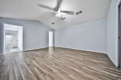 8718 Pattibob Street, Houston, TX 77029 - Photo 16