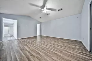 8718 Pattibob St, Houston, TX 77029 - Photo 16