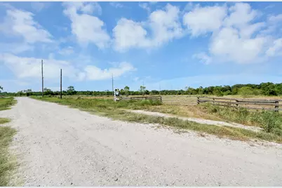 309 Old Liberty Road, Liberty, TX 77575 - Photo 6