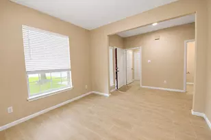 215 Doncaster St, Conroe, TX 77303 - Photo 2