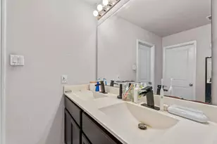 715 Harvest Bluff Dr, Rosharon, TX 77583 - Photo 20
