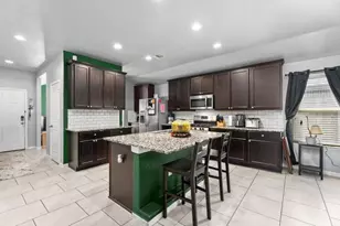 715 Harvest Bluff Dr, Rosharon, TX 77583 - Photo 8