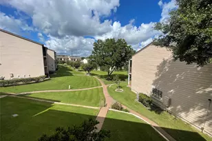 204 E Lakeview Terrace, Conroe, TX 77356 - Photo 12