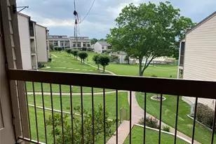 204 E Lakeview Terrace, Conroe, TX 77356 - Photo 1