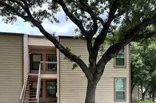 204 E Lakeview Terrace, Conroe, TX 77356 - Photo 2