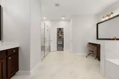 2833 Shadow Woods Court, Houston, TX 77043 - Photo 18