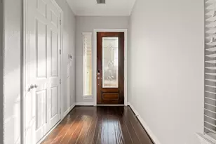 2833 Shadow Woods Ct, Houston, TX 77043 - Photo 2