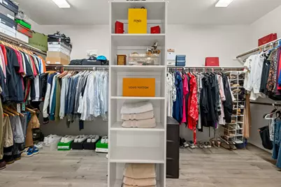 2833 Shadow Woods Court, Houston, TX 77043 - Photo 22