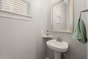 2833 Shadow Woods Ct, Houston, TX 77043 - Photo 16