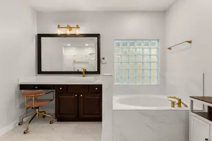 2833 Shadow Woods Ct, Houston, TX 77043 - Photo 20