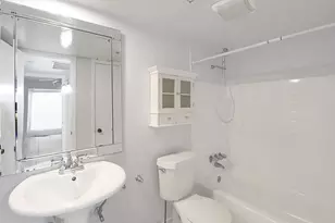 5929 Queensloch Dr, Houston, TX 77096 - Photo 8