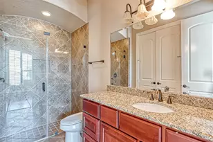 5014 Fairford Dr, Sugar Land, TX 77479 - Photo 18