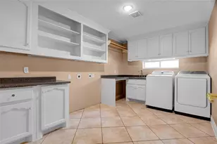 11207 Indian Trails Dr, Tomball, TX 77375 - Photo 8