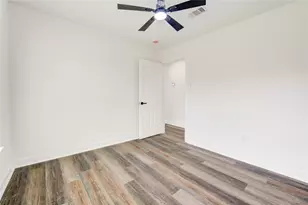 6027 Kenilwood Dr, Houston, TX 77033 - Photo 34