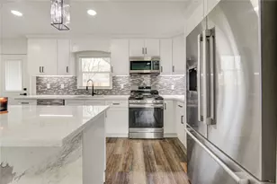 6027 Kenilwood Dr, Houston, TX 77033 - Photo 10