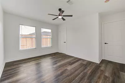 6027 Kenilwood Drive, Houston, TX 77033 - Photo 38