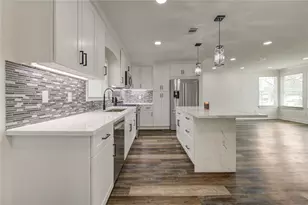 6027 Kenilwood Dr, Houston, TX 77033 - Photo 16