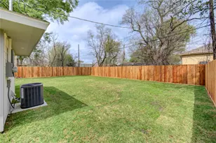 6027 Kenilwood Dr, Houston, TX 77033 - Photo 46
