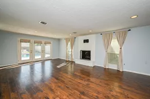 5614 Bough Ct, Houston, TX 77092 - Photo 2