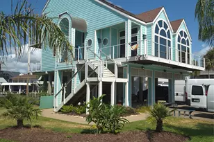 129 Quayside Dr, Tiki Island, TX 77554 - Photo 10