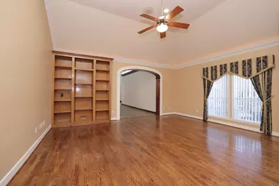 16001 Kevindale Court, Houston, TX 77040 - Photo 10