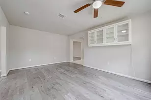 5622 Valkeith Dr, Houston, TX 77096 - Photo 8