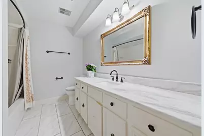 15814 Fleetwood Oaks Drive, Houston, TX 77079 - Photo 32