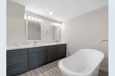 5747 Fontenelle Drive, Houston, TX 77035 - Photo 12