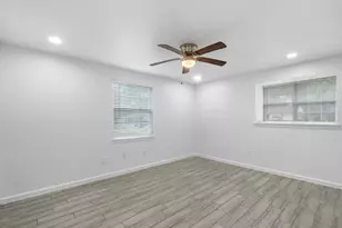 5747 Fontenelle Dr, Houston, TX 77035 - Photo 16