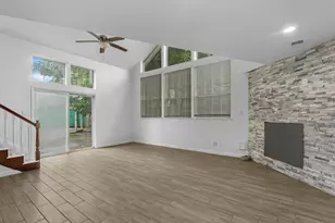 5747 Fontenelle Dr, Houston, TX 77035 - Photo 8
