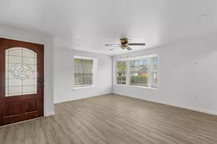5747 Fontenelle Dr, Houston, TX 77035 - Photo 4