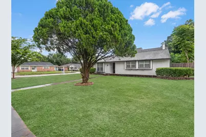 5747 Fontenelle Drive, Houston, TX 77035 - Photo 2